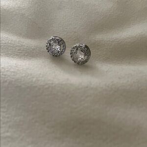 Elegant fashion Silver Stud Earrings NWOT
